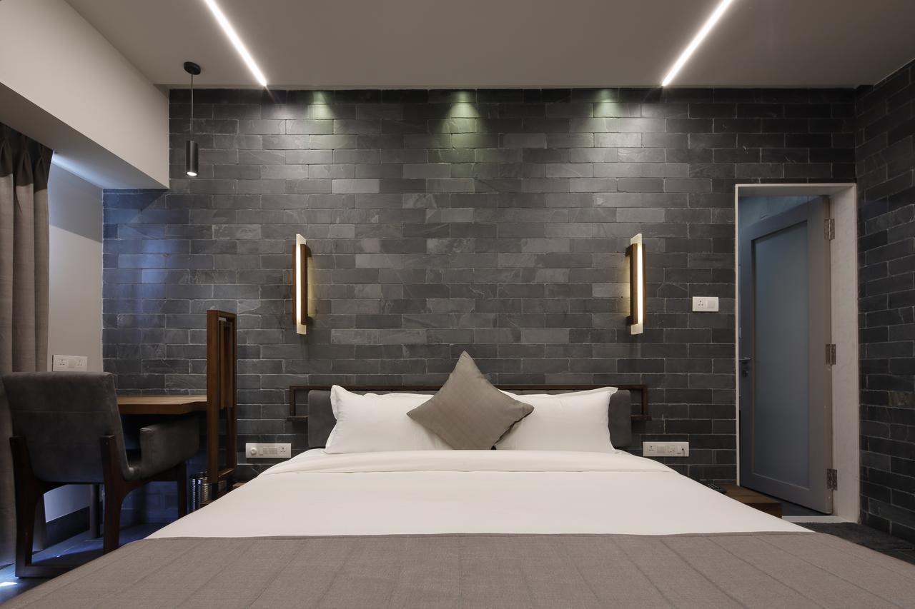 Hotel Carrefour Ahmedabad Exterior foto