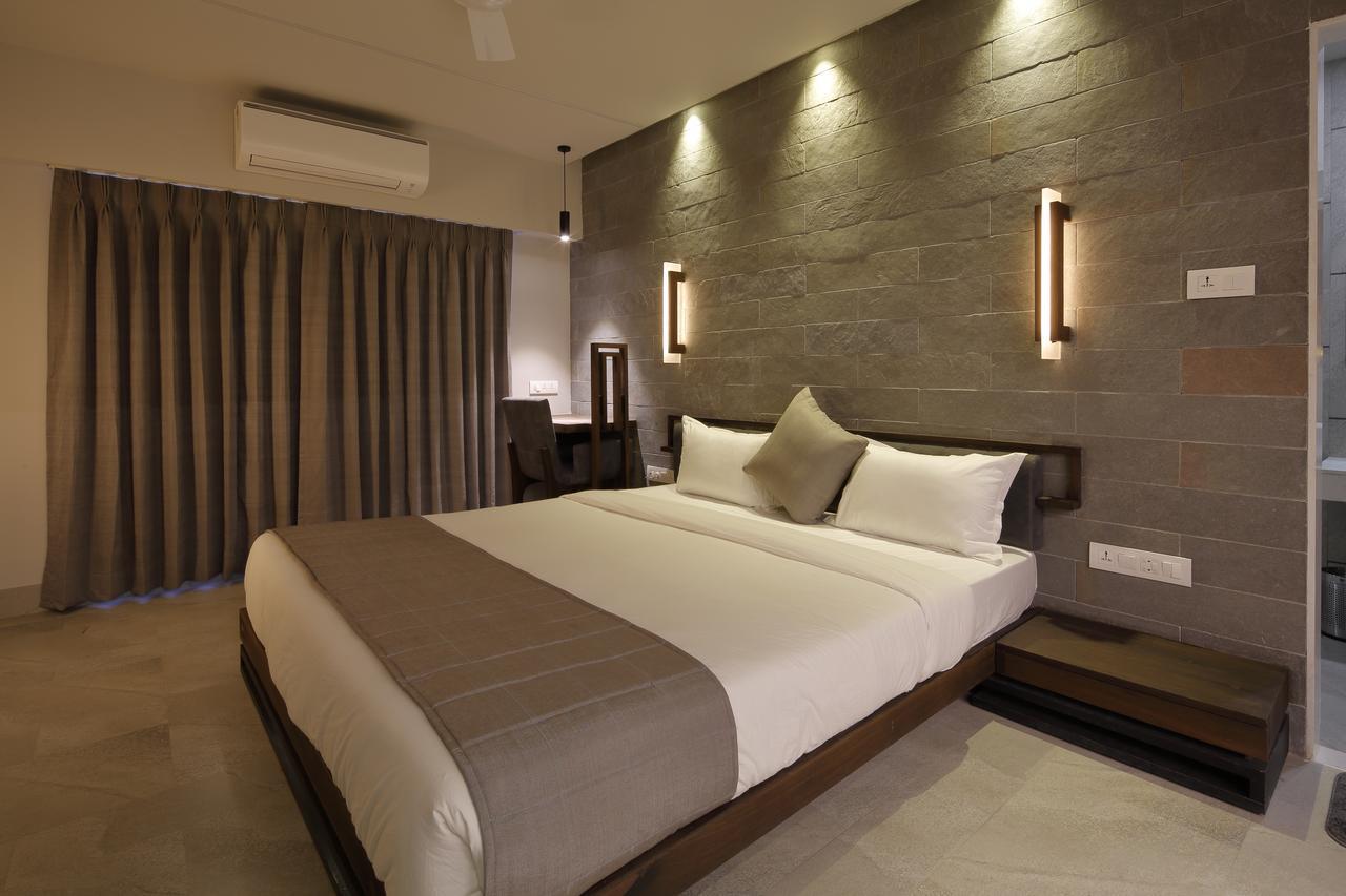 Hotel Carrefour Ahmedabad Exterior foto